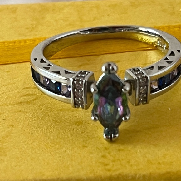 NWOT Mystic Topaz Sterling Silver Ring 925 - Picture 4 of 6